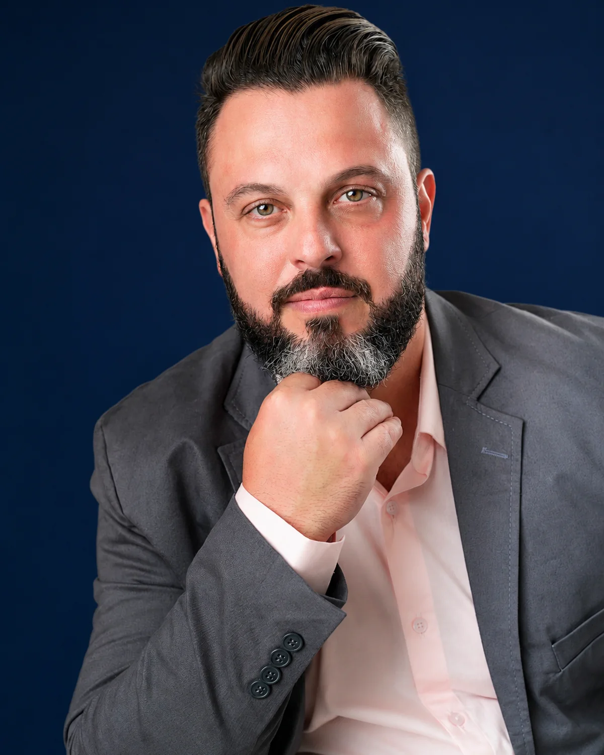 Elton Daniel Leme, especialista em LinkedIn e posicionamento profissional